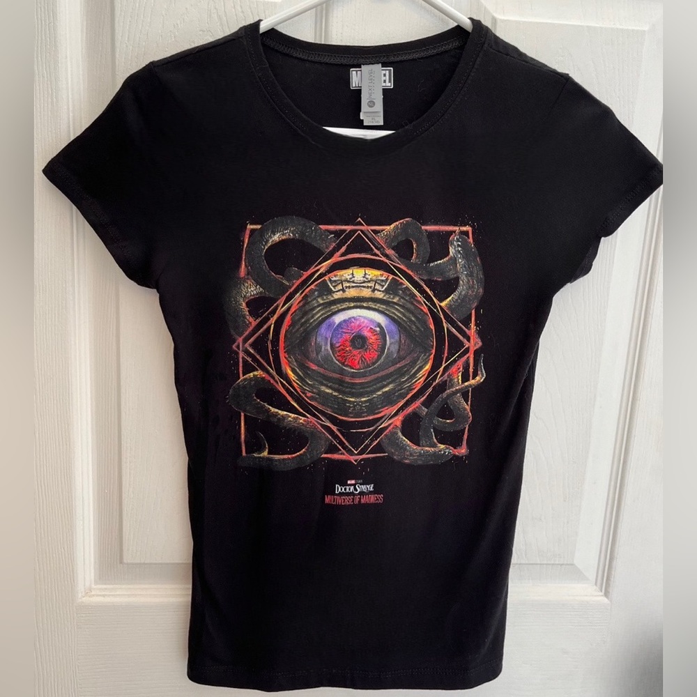 Marvel Dr. Strange Women’s Junior XL Tee NWOT